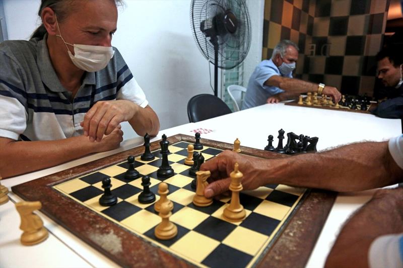 ETEC–SP) O xadrez é considerado mundialmente um jogo de