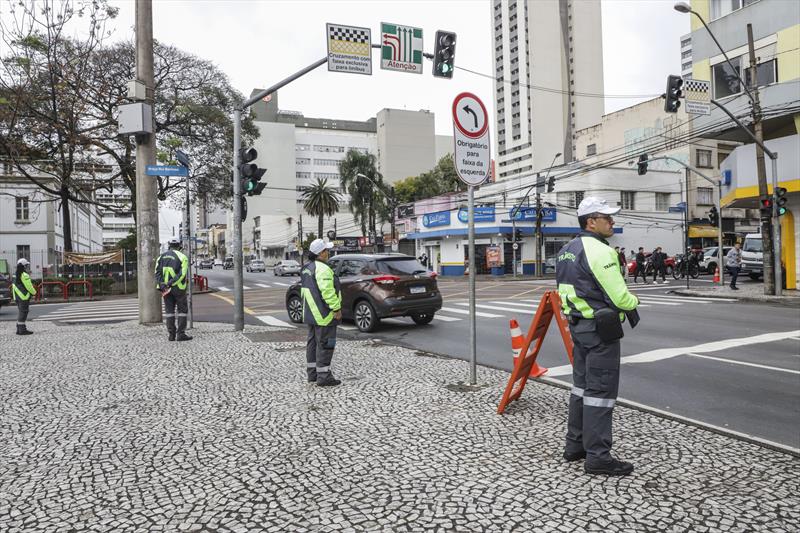 Dia Mundial do Pedestre, ação que reforça os cuidados adequados para garantir um trânsito seguro para pedestres. Curitiba, 08/08/2022. Foto: Hully Paiva/SMCS