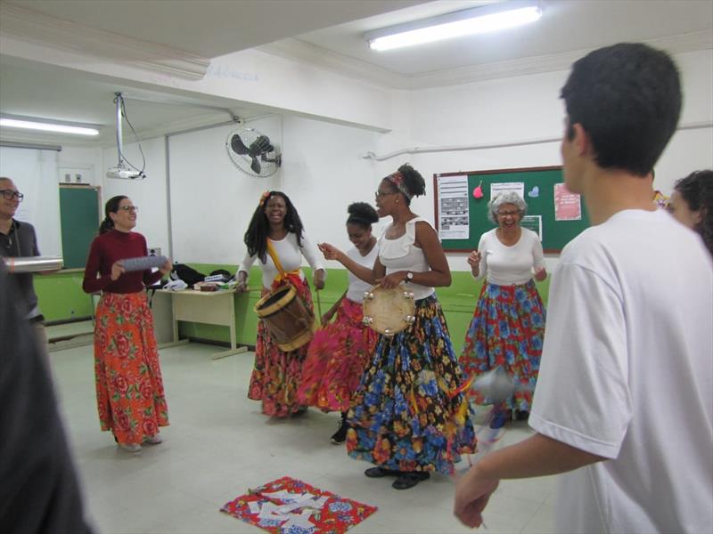 Oficina Brincando Coco e Cacuriás, que faz parte da Caravana Étnico Cultural. Foto: Divulgação