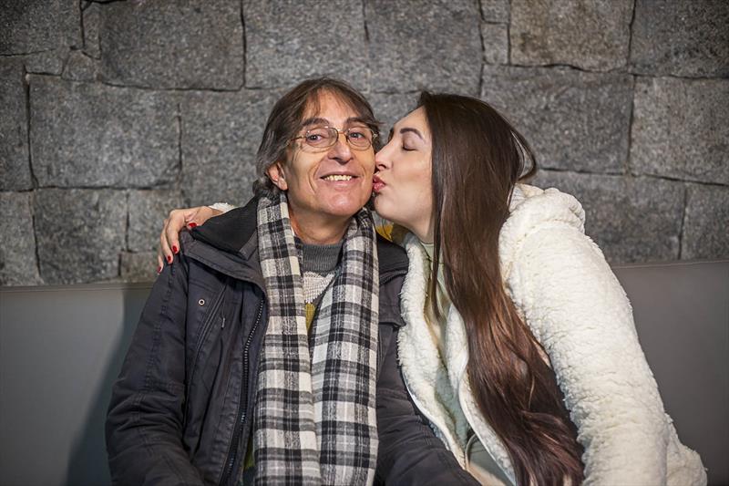 Após dez anos afastado pai que viveu em situação de rua reencontra filha Prefeitura de Curitiba