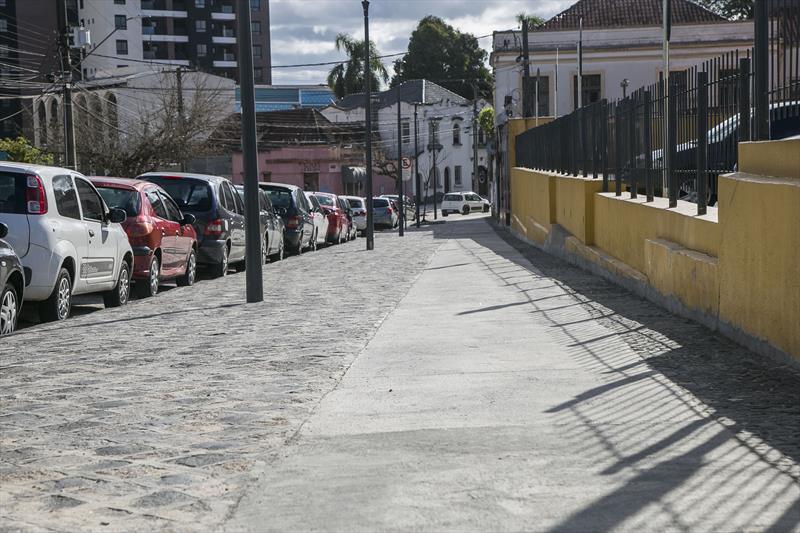 Calçadas do programa Caminhar Melhor, na Rua Kellers. Curitiba, 11/08/2022. Foto: Pedro Ribas/SMCS