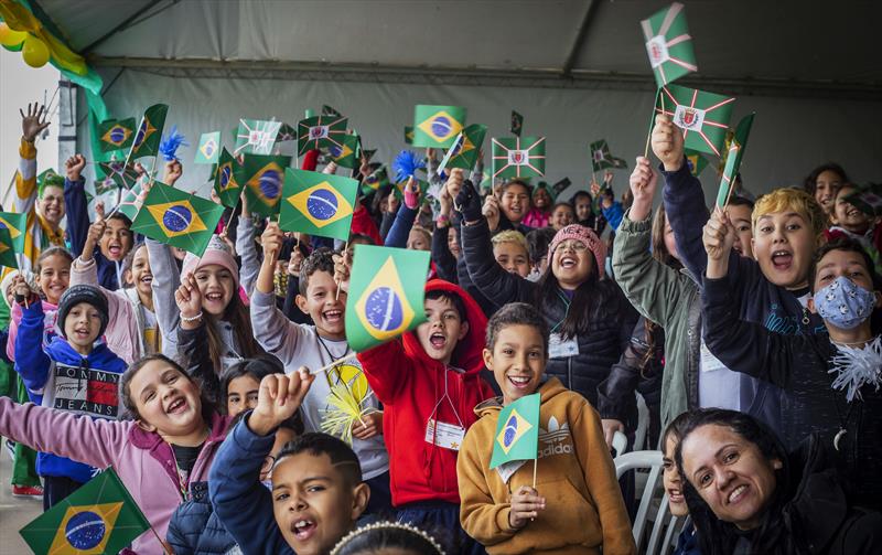 Crianças do Tatuquara celebram 200 anos da Independência do Brasil ...