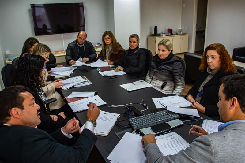 Reunião sobre a nova lei de licitações no IMAP.
Curitiba, 30/08/2022.
Foto: Levy Ferreira/SMCS
