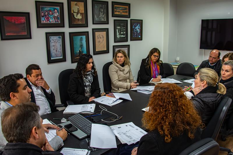 Reunião sobre a nova lei de licitações no IMAP.
Curitiba, 30/08/2022.
Foto: Levy Ferreira/SMCS
