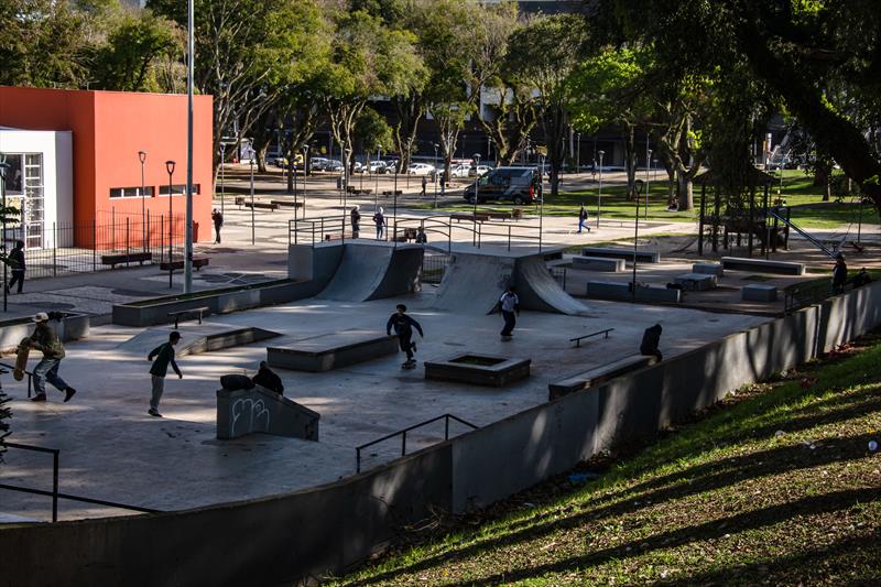Praça Afonso Botelho é referência de esporte e lazer na Regional Portão ...