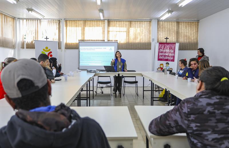 Palestras Programa Aprendiz FAS no Departamento dos Direitos da Pessoa com Deficiência - Curitiba, 19/09/2022 - Foto: Daniel Castellano / SMCS