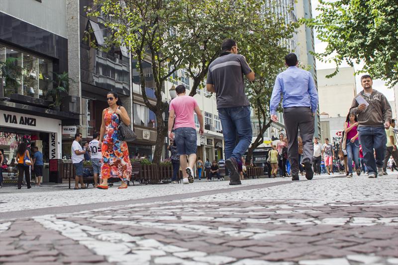 Dicas para o Dia Mundial sem Carro: Quando possível vá a pé. Foto: Pedro Ribas/SMCs