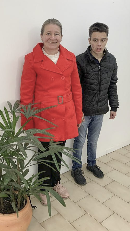 Anastácia Rudnik e seu filho Jean: informações para o mercado de trabalho.
Foto: Divulgação