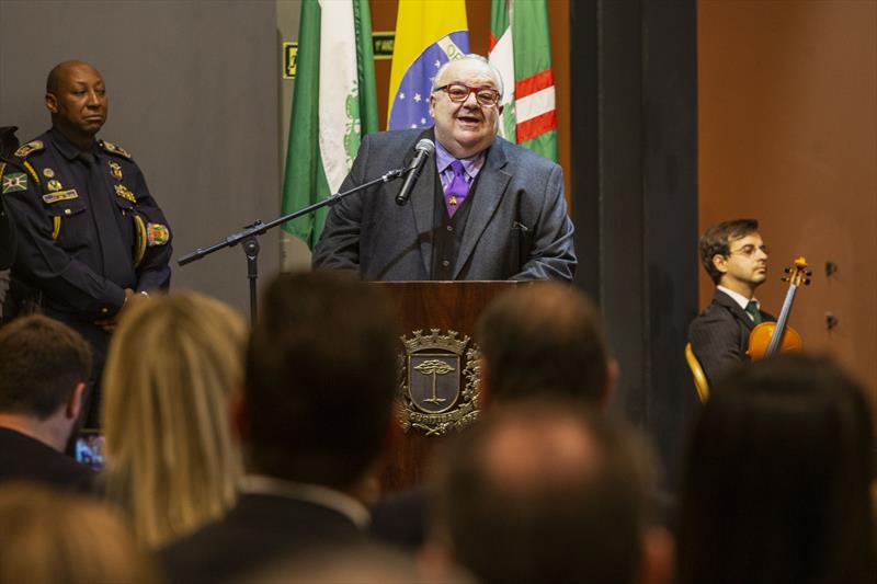 Prefeito Rafael Greca, entrega a medalha da Ordem da Luz dos Pinhais, no Memorial de Curitiba. Curitiba, 21/09/2022. Foto: Ricardo Marajó/SMCS