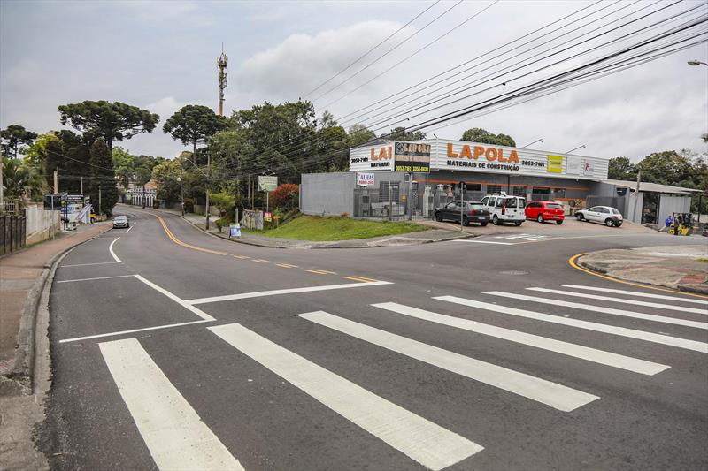 Zeladoria urbana na regional Boa Vista. Vista do novo asfalto implantado na Av Anita Garibaldi - Curitiba, 21/09/2022 - Foto: Daniel Castellano / SMCS