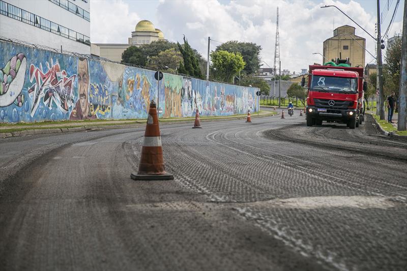 Obras de pavimentação da Av. Dr. Dario Lopes dos Santos. Curitiba, 22/09/2022. Foto: Pedro Ribas/SMCS