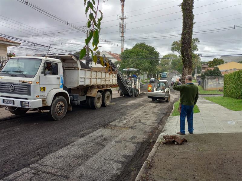 Obras de fresa e recape do asfalto da rua Ulisses Vieira no bairro Santa Quitéria - Curitiba, 29/09/2022 - Foto: Divulgação / SMCS