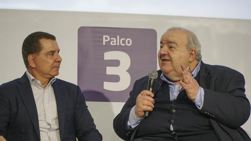 O prefeito Rafael Greca participou também em São Paulo, após o anúncio do ranking Connected Smart Cities, de um painel de debates sobre os desafios da Cidade Inteligente.
Foto: Renato Prospero