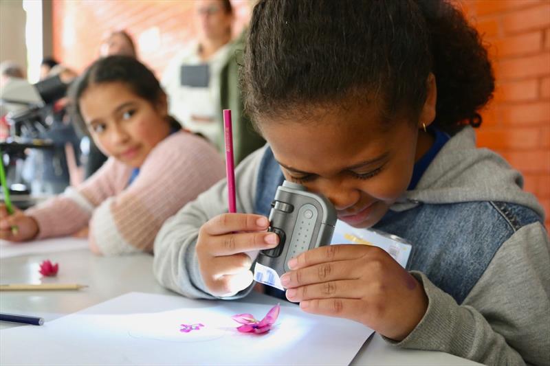 Escolas municipais da Regional Portão começam a receber Faróis Móveis.
Curitiba, 04/10/2022.
Foto: Luiz Costa/SMCS