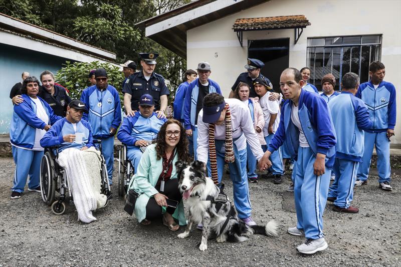 Apresentação do Teatro de Fontoche e do Cão Amigo na APAE de Santa Felicidade. Curitiba, 25/10/2022. Foto: Hully Paiva/SMCS