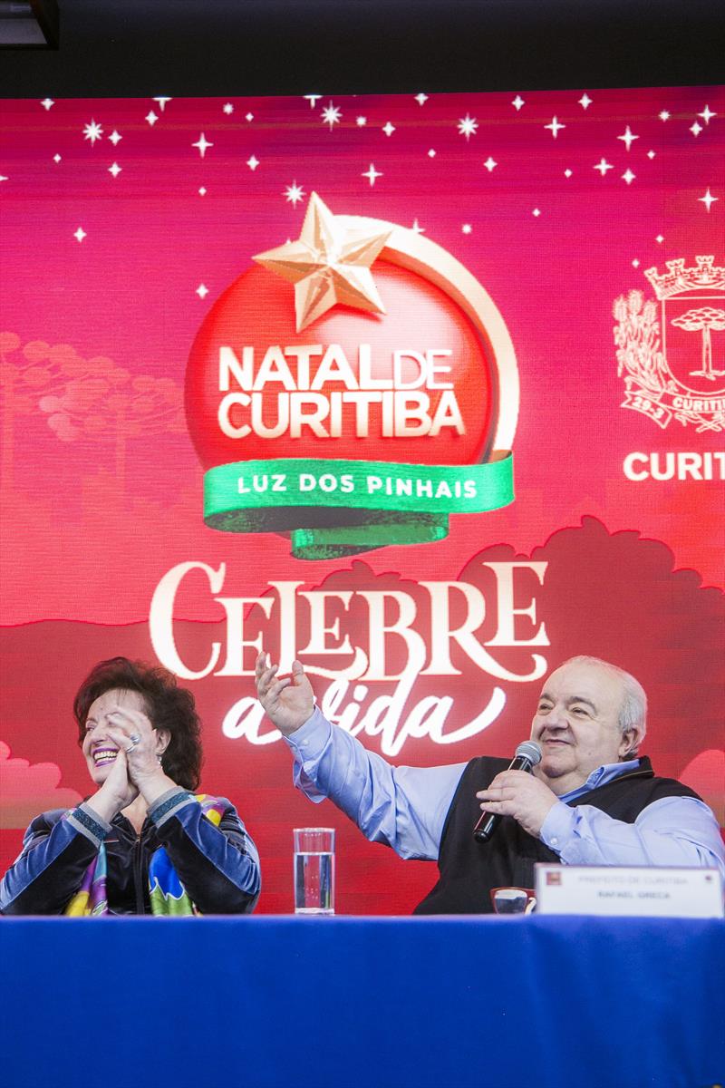 Prefeito Rafael Greca com a primeira-dama Margarita Sansone, lança a programação do Natal de Curitiba - Luz dos Pinhais 2022. Curitiba, 25/10/2022. Foto: Pedro Ribas/SMCS