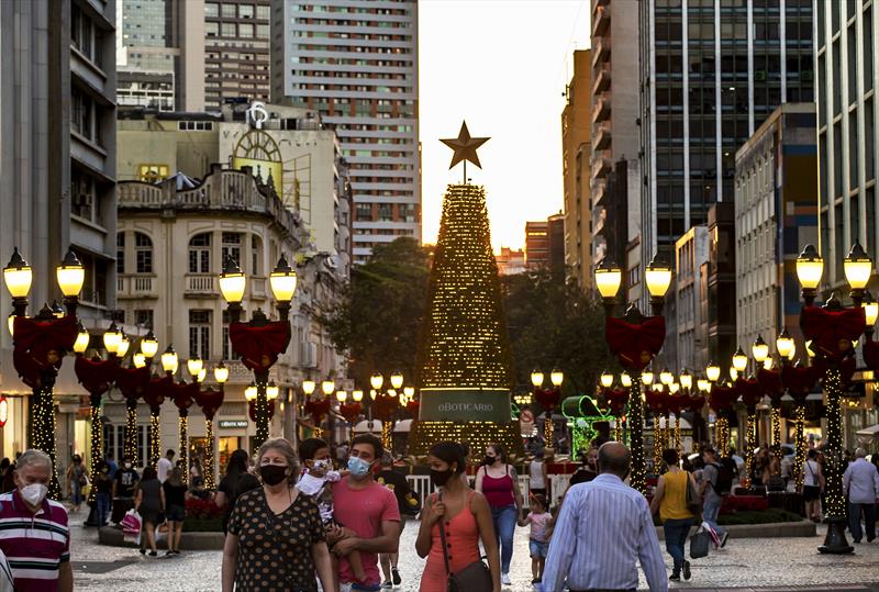 O Natal de Curitiba 2022 seguirá até 23 de dezembro com atrações espalhadas pelos parques e praças, bares e restaurantes, espaços públicos e privados e ruas de Curitiba. 
Foto: Ricardo Marajó/SMCS