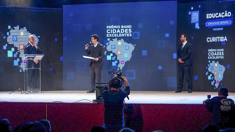 Curitiba é destaque em premiação de gestão pública do Grupo Bandeirantes.
- Na imagem, o vice-prefeito Eduardo Pimentel.
Foto: Divulgação