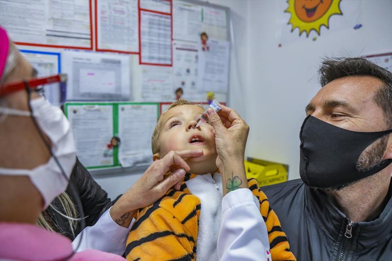 Média da cobertura vacinal infantil em Curitiba sobe para 92,3%. Foto: Daniel Castellano/SMCS