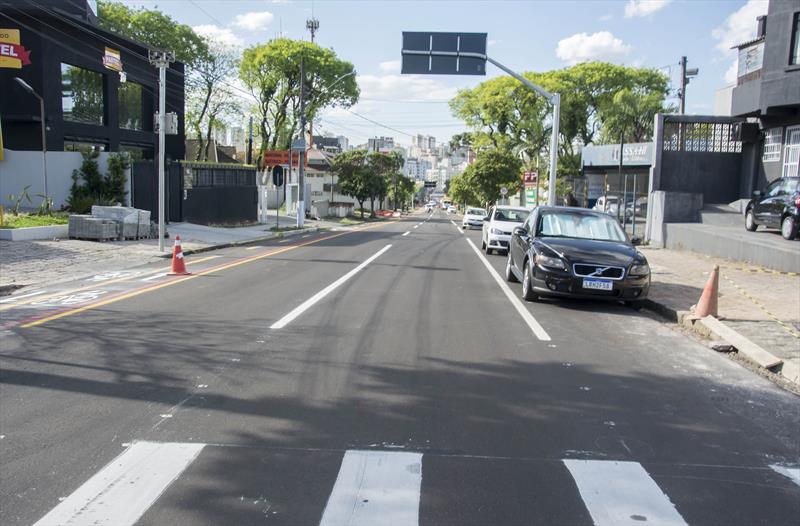 O primeiro dia de implantação no novo binário nas ruas Santa Catarina e Eugênio José de Souza/Palmeiras. Água Verde. Curitiba, 09/11/2022
Foto: Levy Ferreira/SMCS
