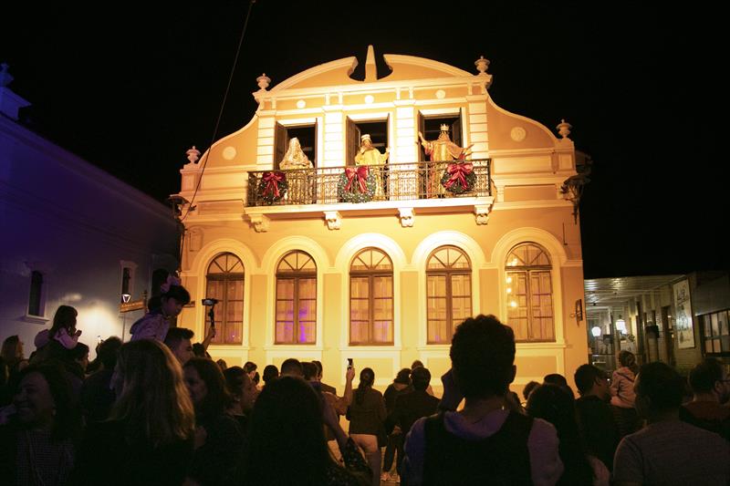 Largo da Ordem volta a ser palco do Natal com espetáculo nas sacadas históricas. 
Foto: Ricardo Marajó/FAS