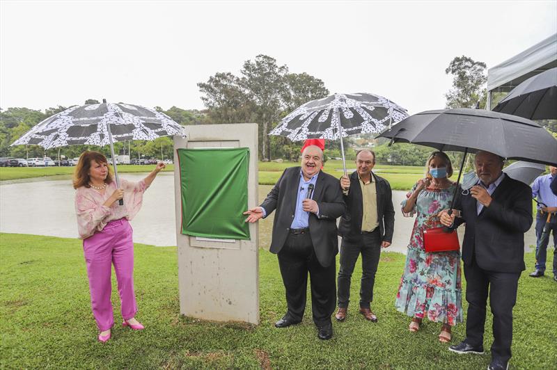Prefeito Rafael Greca inaugura escultura do artista Emanoel Araujo instalada no Parque Tingui - Curitiba, 22/11/2022 - Foto: Daniel Castellano / SMCS