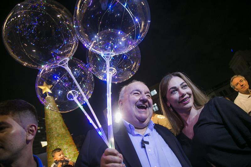 Prefeito Rafael Greca, no Auto de Natal no Largo da Ordem, na abertura do Natal Curitiba - Luz dos Pinhais 2022. Curitiba, 22/11/2022. Foto: Pedro Ribas/SMCS