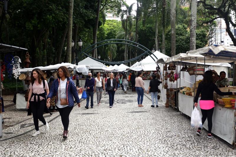 Feirinha do Natal de Curitiba 2022 renova esperança de artesãos.
Foto: Cido Marques