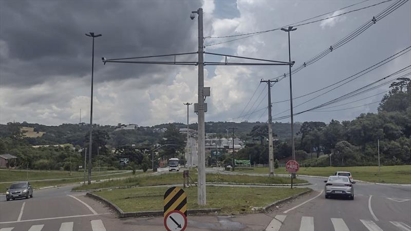Via de acesso entre Curitiba e Campo Magro, Avenida Manoel Ribas recebe três câmeras da Muralha Digital.
Foto: Divulgação