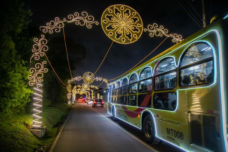 Atrações do Natal de Curitiba continuam "em campo" nesta sexta-feira - Foto: Daniel Castellano / SMCS