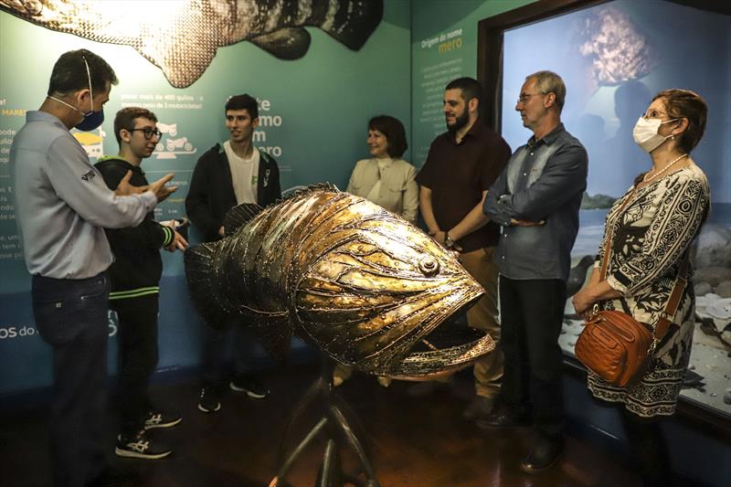 Museu Capão da Imbuia inaugura exposição sobre o peixe mero, uma das atrações é um ambiente marinho que pode ser visto com a ajuda de realidade virtual. Curitiba, 01/12/2022. Foto: Hully Paiva/SMCS