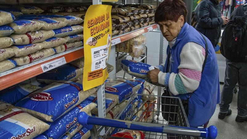 Armazém da Família terá arroz e frango mais baratos na Semana da Economia.
Foto: Levy Ferreira/SMCS