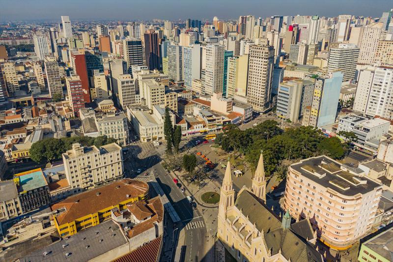 Mesmo com a pandemia, Curitiba é a cidade com o maior PIB do Sul do país, diz IBGE