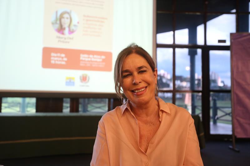 Palestra da escritora Mary Del Priore no Salão de Atos do Barigui.
Curitiba, 11/03/2022.
Foto Luiz Costa/SMCS