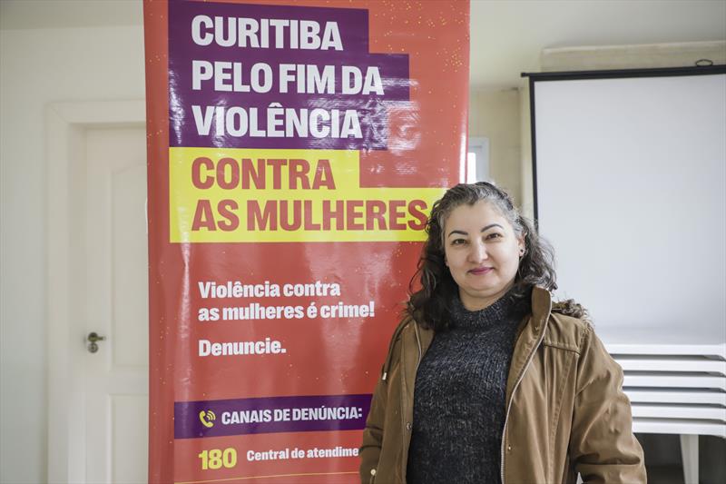 Ação da políticas para as mulheres no escritório da Caximba. Na imagem, Ilda Aparecida Mateus, moradora do bairro. Curitiba, 22/08/2022. Foto: Hully Paiva/SMCS