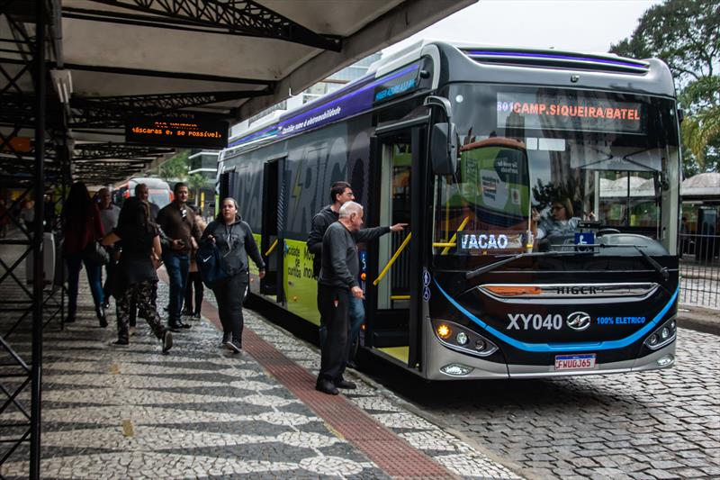 Curitiba entra na era da eletromobilidade com início de teste de ônibus elétrico no transporte coletivo. Foto: Levy Ferreira/SMCS