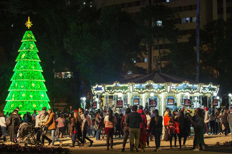 Decoração de Natal Passeio Publico. Curitiba, 16/12/2022. Foto: Ricardo Marajó/SMCS