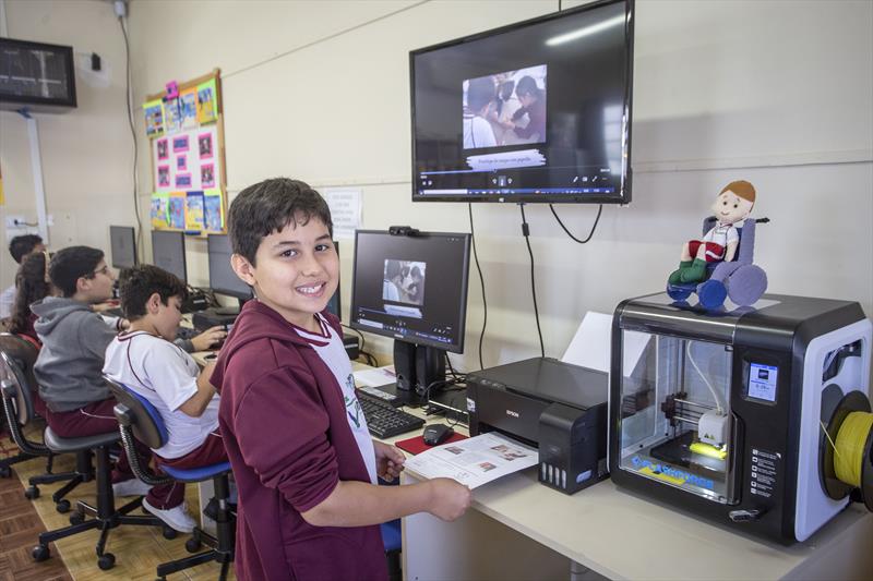Escolas municipais começaram a receber equipamentos tecnológicos para renovação dos seus laboratórios de informática e espaços maker.
Curitiba, 08/11/2022.
Foto: Ricardo Marajó/SMCS