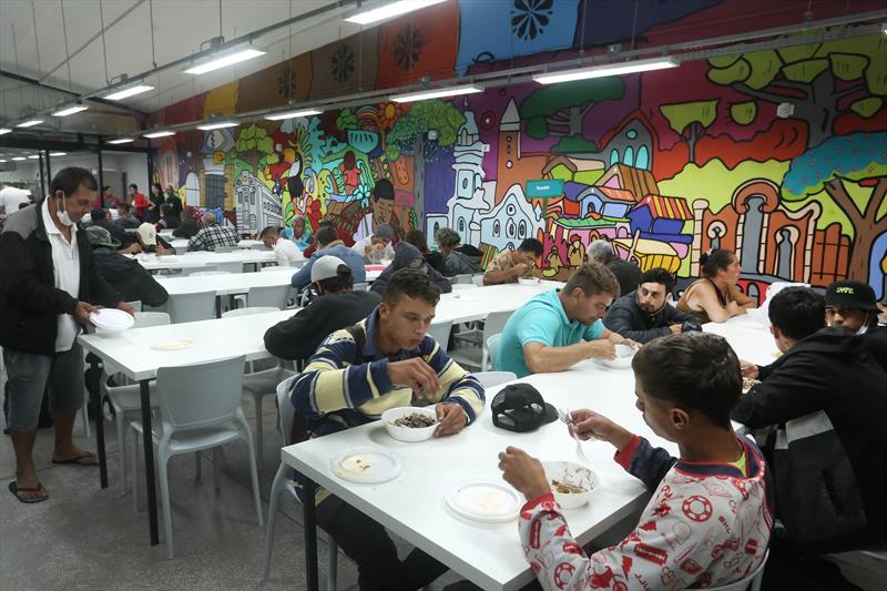 Curitiba prioriza segurança alimentar da população com programas de combate a fome.
- Na imagem, Mesa Solidária.
Foto: Luiz Costa/ SMCS.