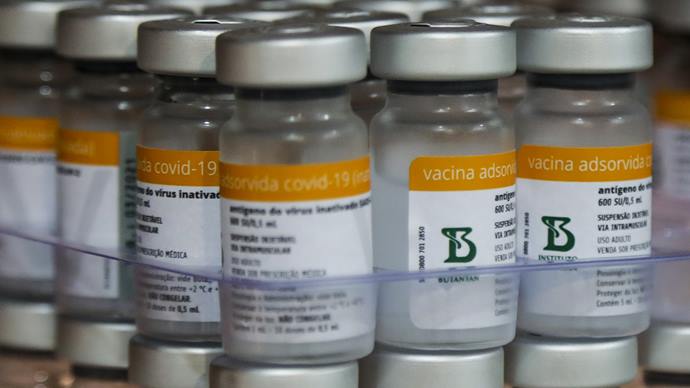 Curitibinhas vacinados com Coronavac recebem a segunda dose na próxima semana. Foto: Pedro Ribas/SMCS