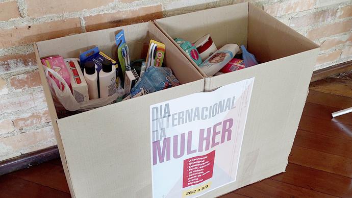 Ippuc faz campanha de arrecadação de produtos de higiene pessoal para doar a mulheres vítimas de violência.
Foto: Fabio Decolin/Ippuc