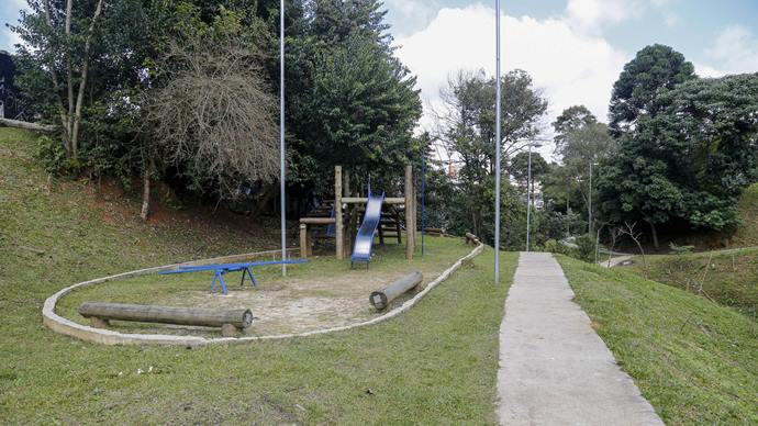 Bosque da Colina (Pilarzinho), obra de recuperação ambiental realizada pela Cohab. 
Curitiba, 02/06/2022.
Foto: Rafael Silva
