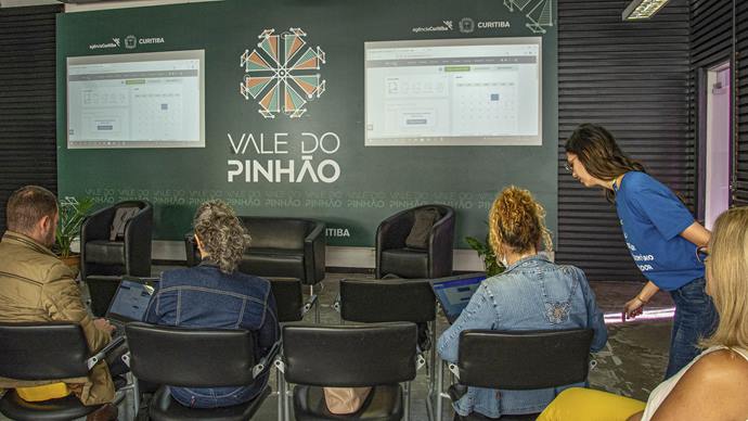 Startup de gestão de negócios treina atendentes dos Espaços Empreendedor. Curitiba, 07/07/2022.
Foto: Levy Ferreira/SMCS