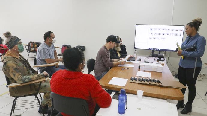  Procedimento de heteroidentificação que complementa a autodeclaração dos candidatos ao PSS de técnico de enfermagem em saúde pública (Edital 3/2022) pretos, pardos e indígenas. Curitiba, 01/08/2022. Foto: Lucilia Guimarães/SMCS