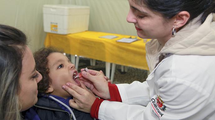 Curitiba faz campanha de vacinação na Semana da Criança. 
Foto: Cesar Brustolin/SMCS