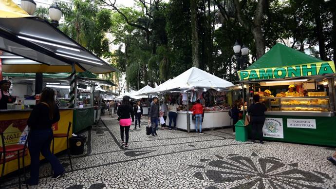 Feirinha do Natal de Curitiba 2022 renova esperança de artesãos.
Foto: Cido Marques