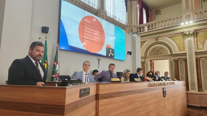 O projeto de lei foi votado em primeira turno, nesta segunda-feira (5/12), na Câmara Municipal de Curitiba (CMC). Foto: Divulgação