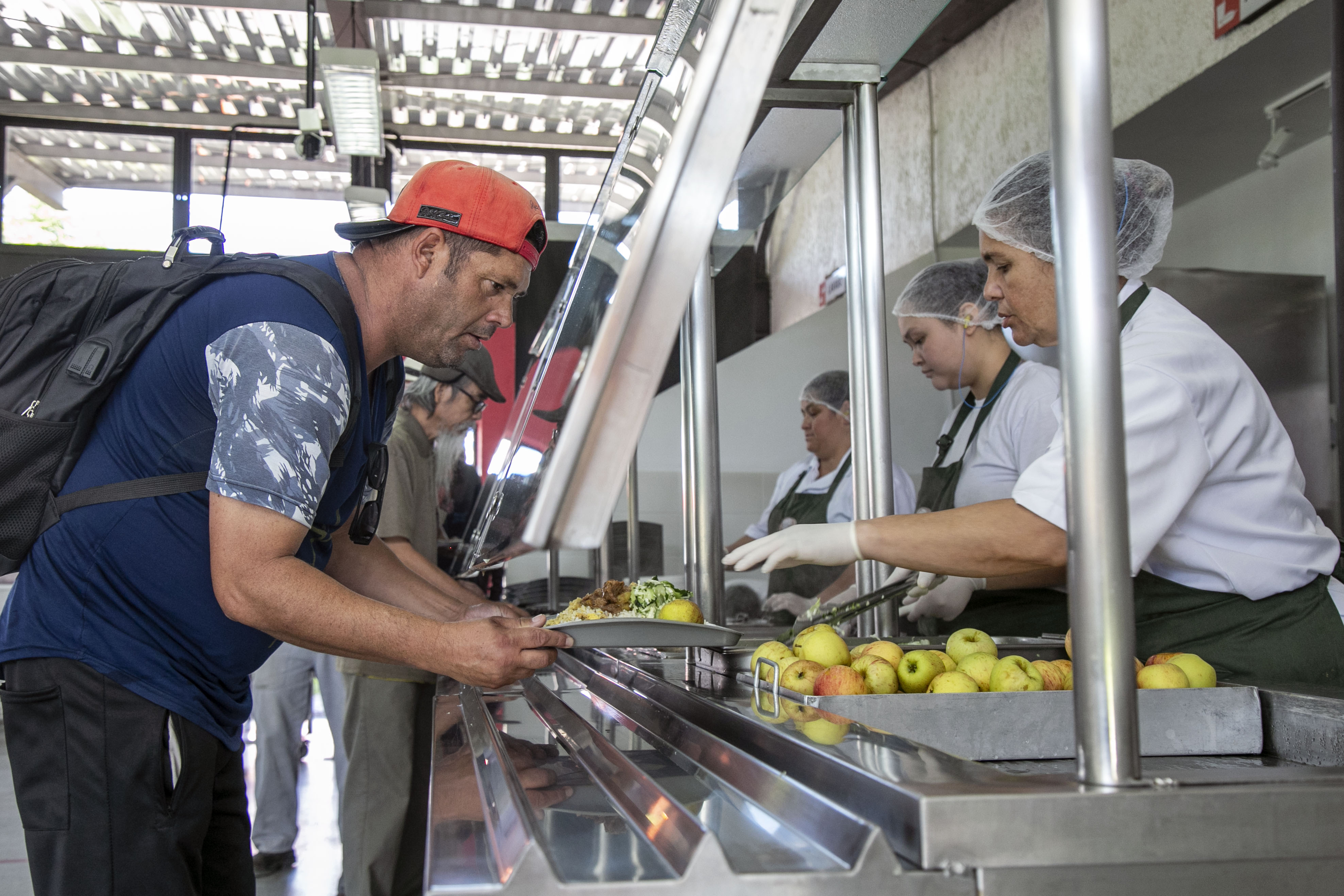 Restaurantes Populares de Curitiba oferecem comida boa e saudável por R ...