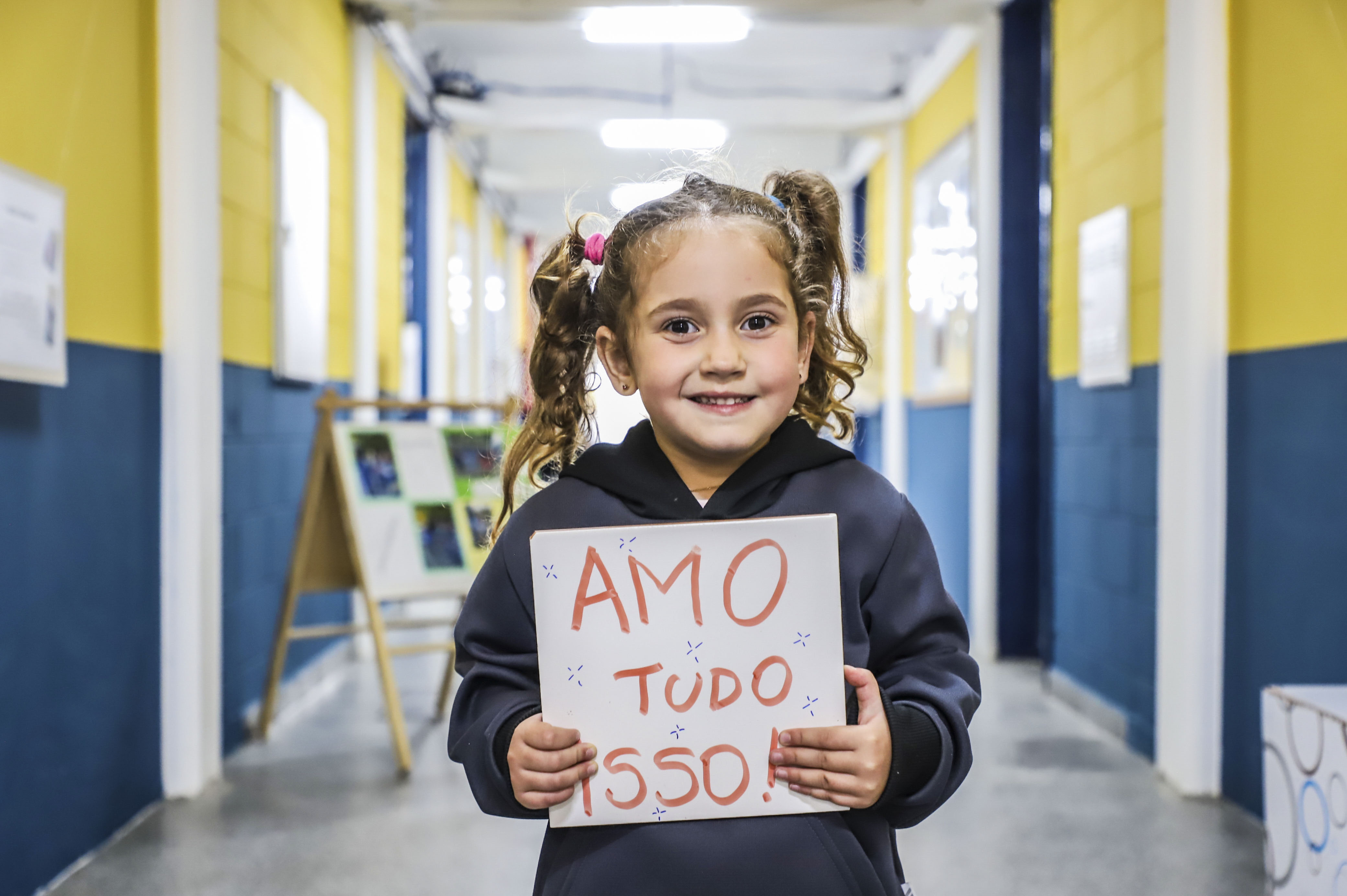 Eskola pre-eskolár São Francisco Asisi Beco gradua estudante