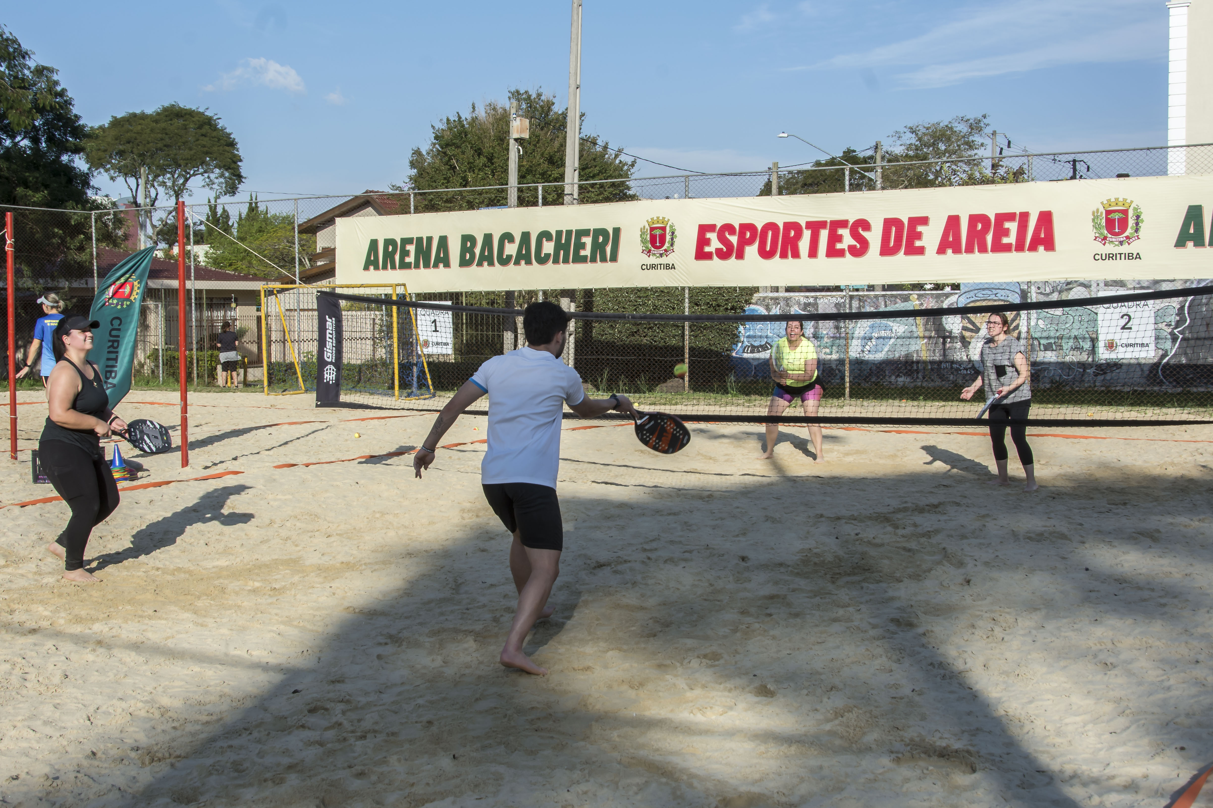 Arena de Esportes da Praia Central recebe redes de proteção